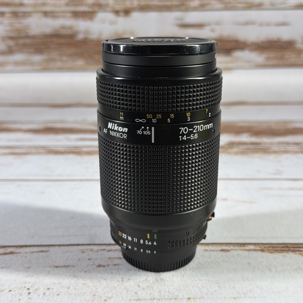 NIKON AF NIKKOR 70‑210mm 1:4‑5.6 D Zoom Lens Japan W/Caps Used